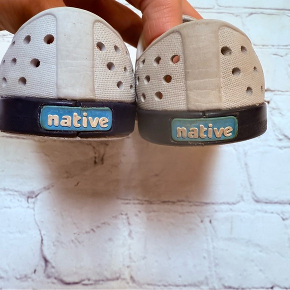 Natives - Picture 4 of 7